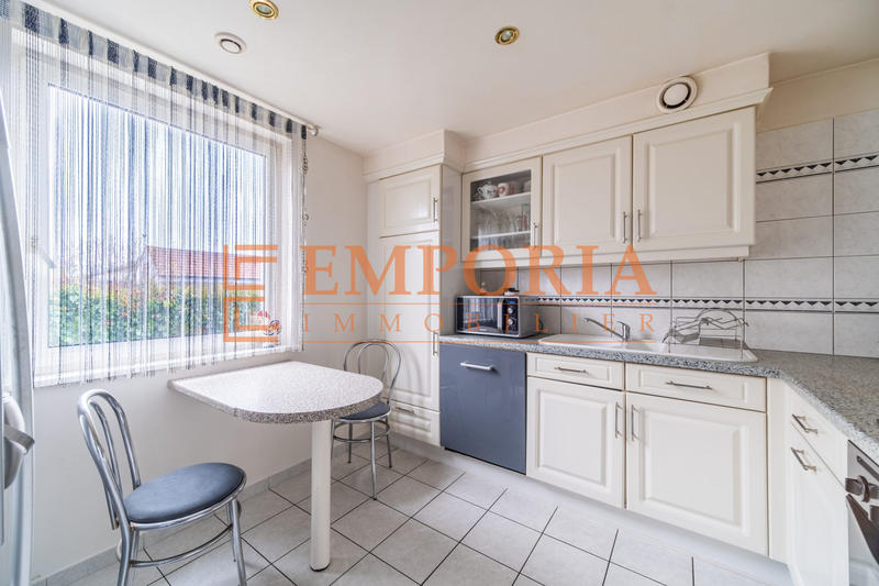 Maison - 90 m² - 5 pièces