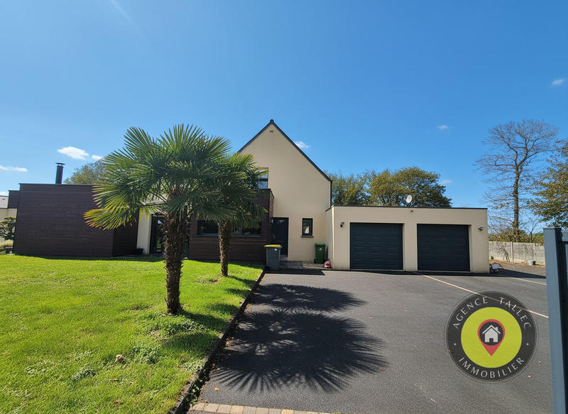 Maison - 215 m² - 6 pièces