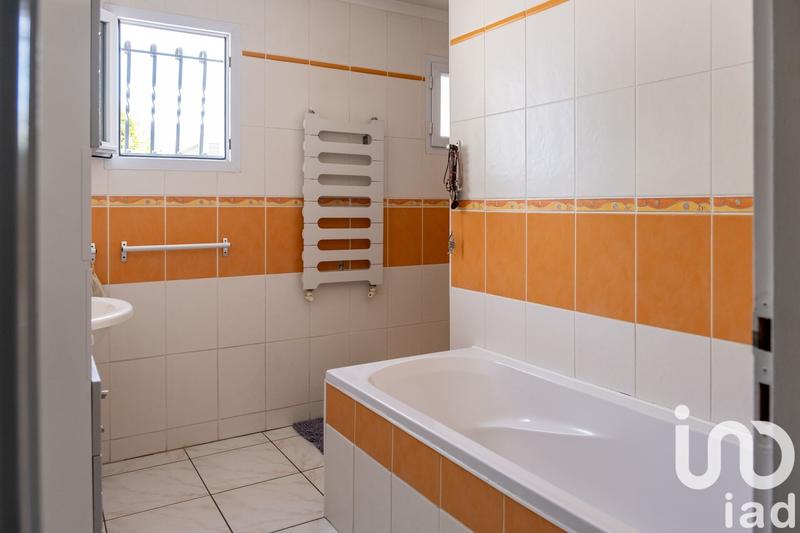 Maison - 222 m² - 7 pièces