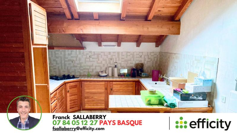 Maison - 203 m² - 8 pièces