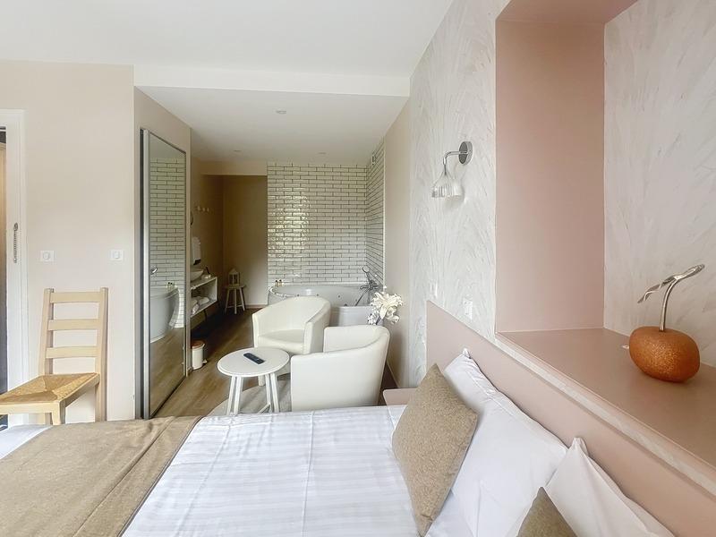 Fonds de commerce - 1 200 m²