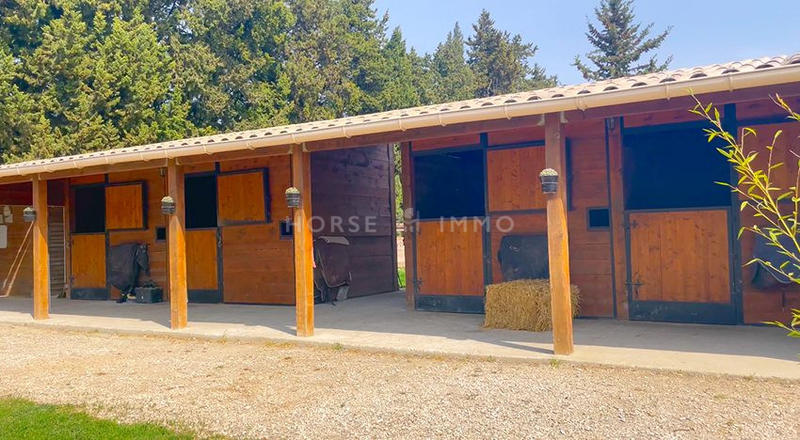 Maison - 260 m² - 11 pièces