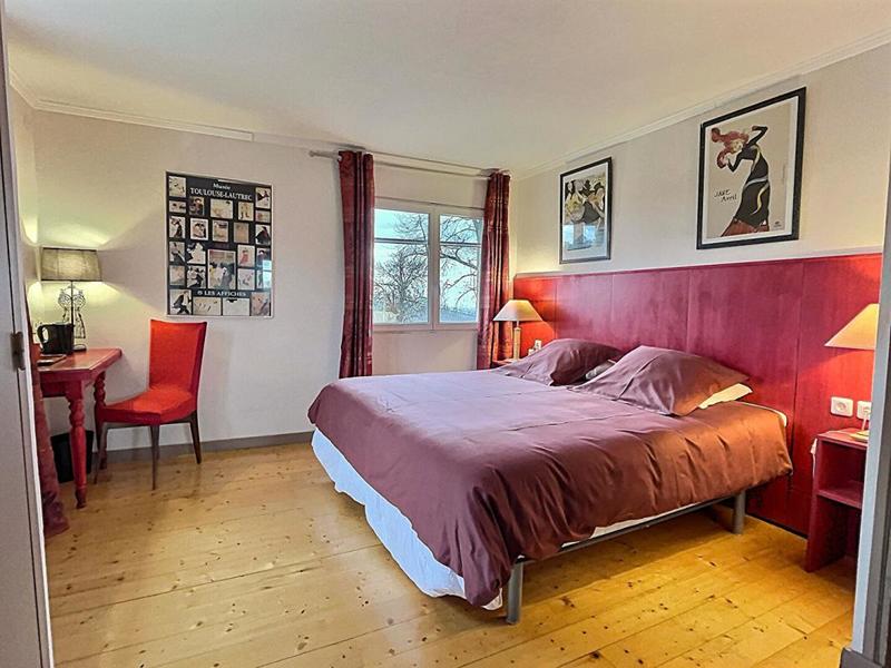 Maison - 269 m² - 9 pièces