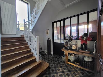 Maison - 225 m² - 10 pièces