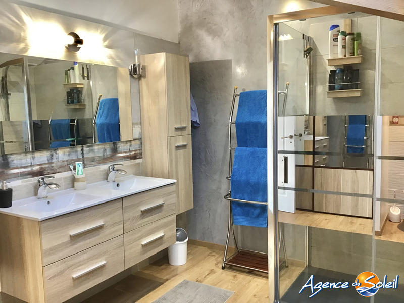 Maison - 230 m² - 5 pièces