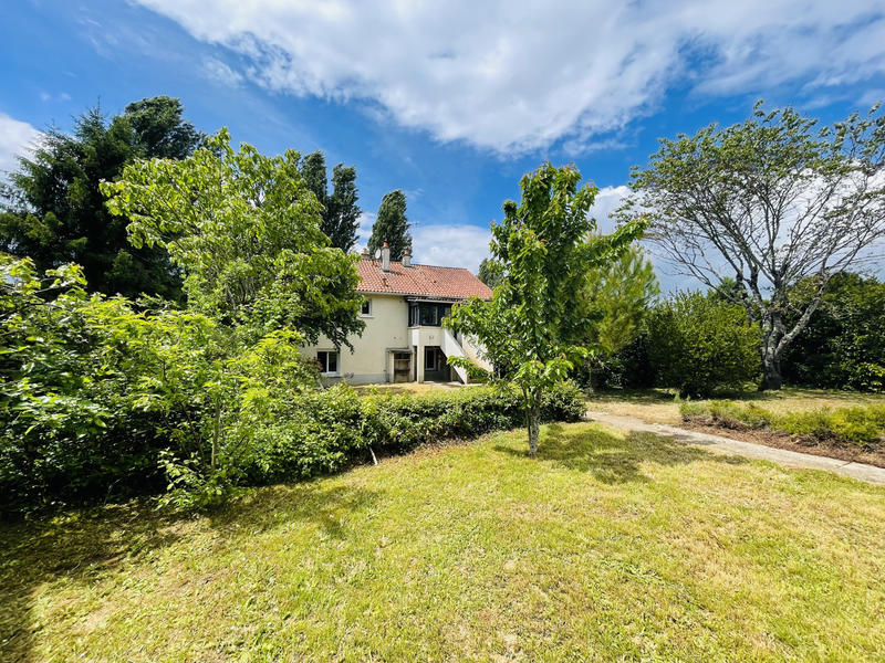 Maison - 211 m² - 7 pièces