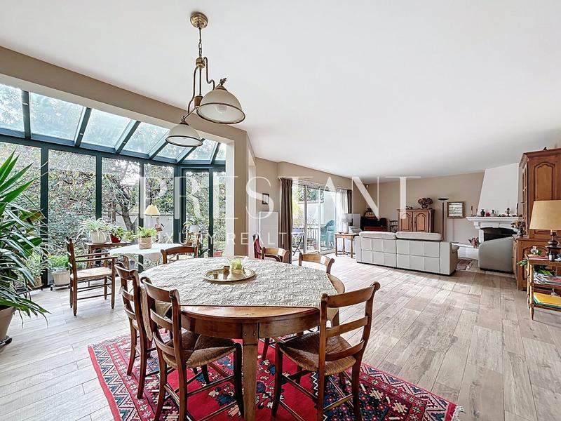 Maison - 267 m² - 7 pièces