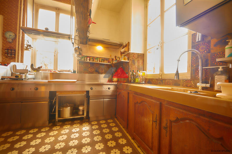 Château - 1 700 m² - 33 pièces