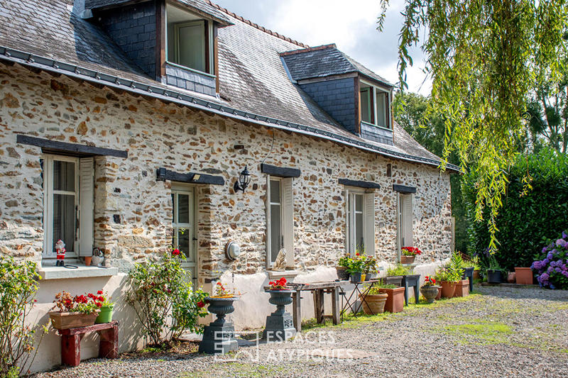 Maison - 318 m² - 9 pièces