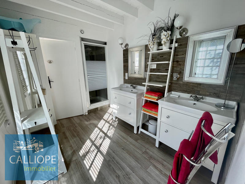 Propriété - 385 m² - 14 pièces