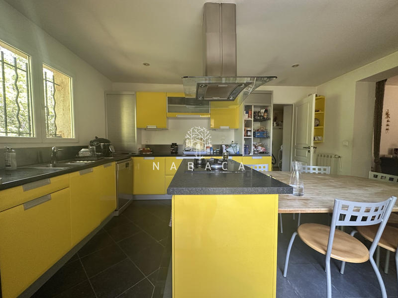 Maison - 180 m² - 5 pièces