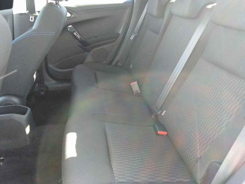 Peugeot 208 1.2 PureTech 82 cv E6.c Signature 5p