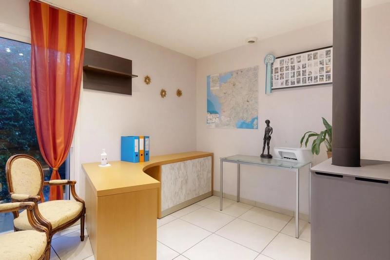 Maison - 273 m² - 8 pièces