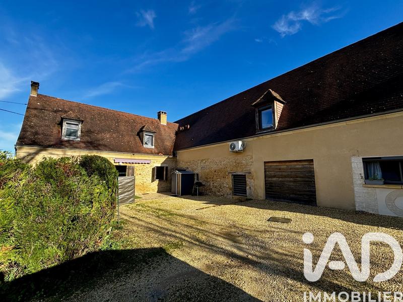 Maison - 230 m² - 11 pièces