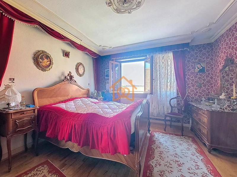 Propriété - 353 m²