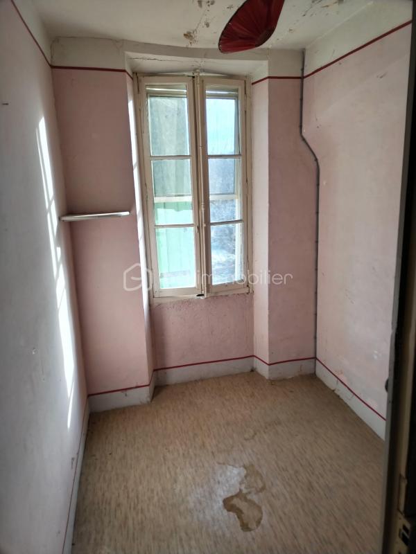 Mas - 200 m² - 8 pièces