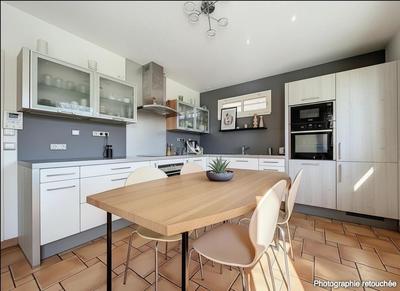 Maison - 196 m² - 7 pièces