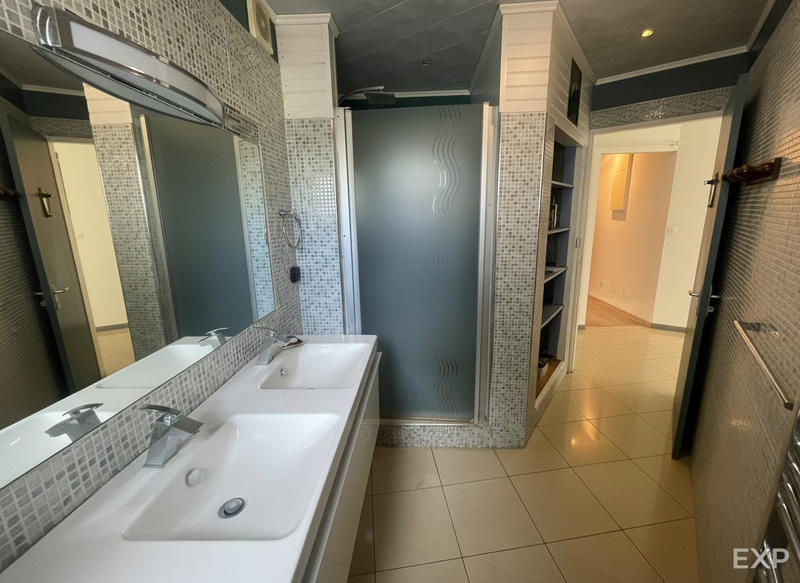 Villa - 181 m² - 4 pièces