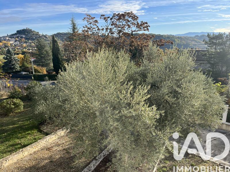 Maison - 370 m² - 10 pièces