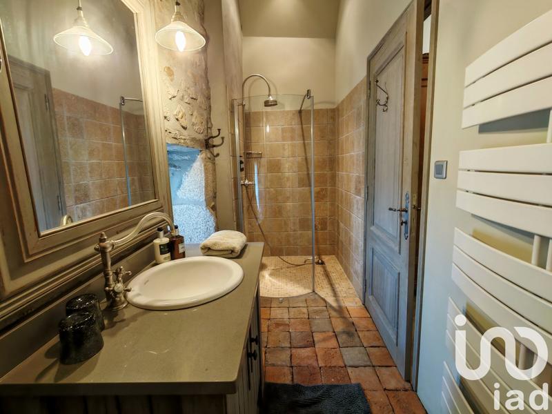 Maison - 239 m² - 7 pièces