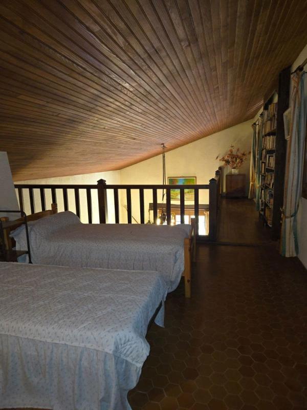 Maison - 250 m² - 6 pièces