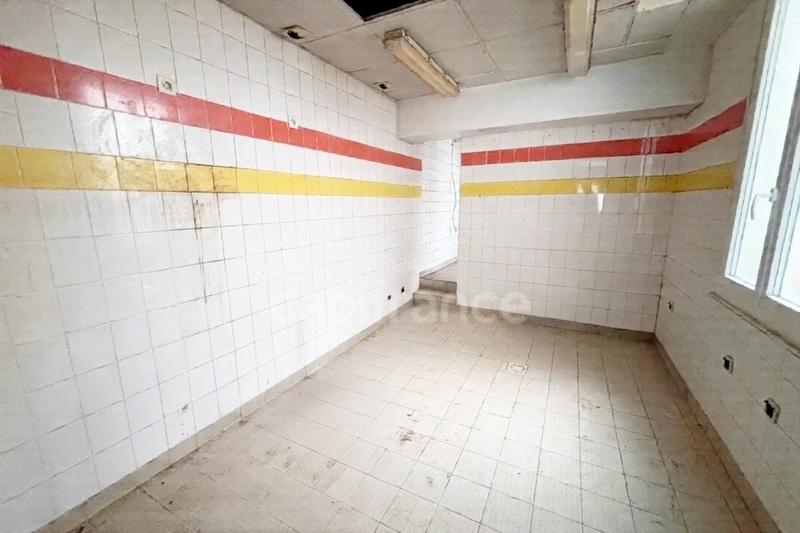 Local commercial - 75 m² - 3 pièces