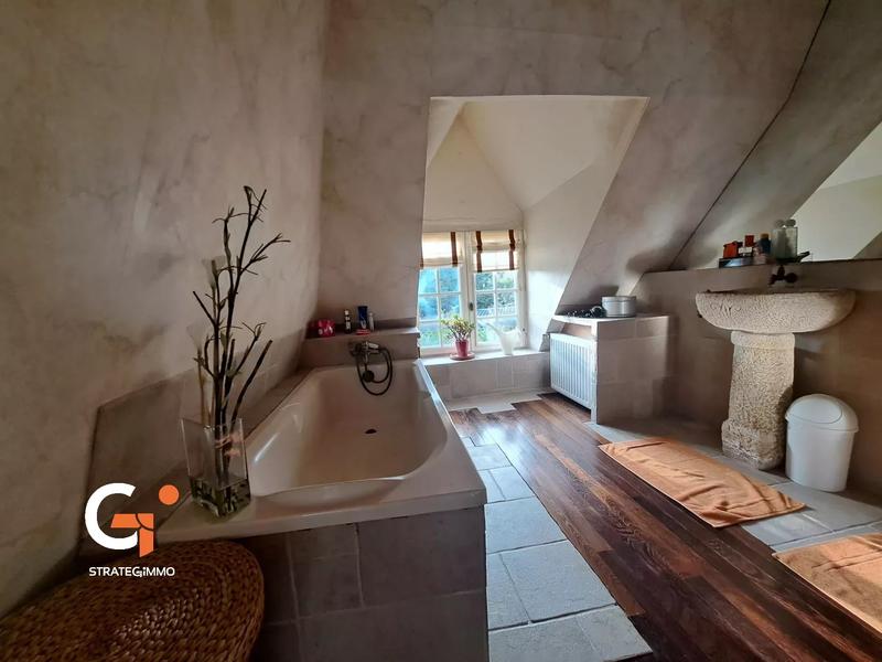 Maison - 361 m² - 10 pièces