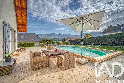 Maison - 210 m² - 5 pièces