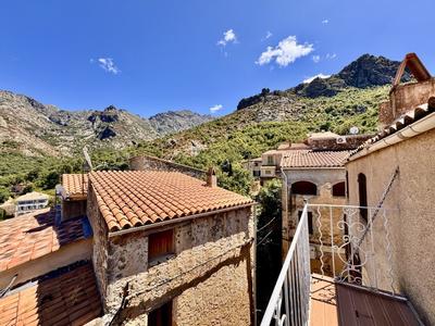 Maison de village - 88 m² - 4 pièces