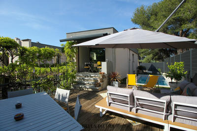 Maison - 271 m² - 9 pièces