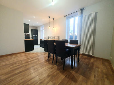 Maison - 93 m² - 4 pièces