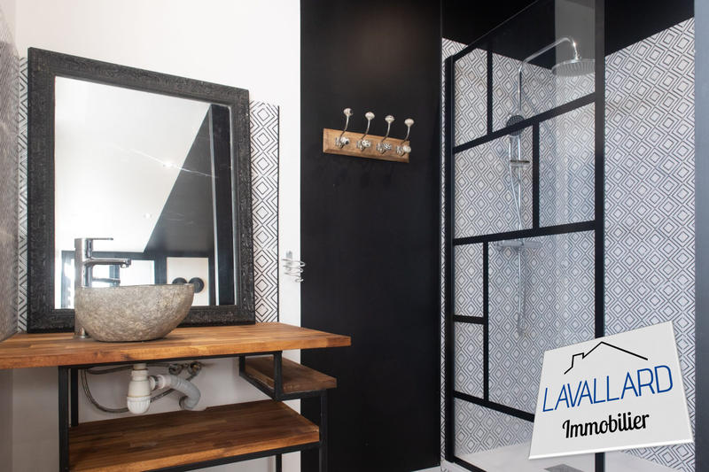 Maison - 260 m² - 10 pièces