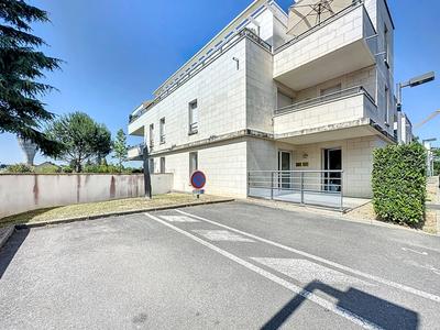 Local d'activité / Entrepôt - 97 m² - 4 pièces