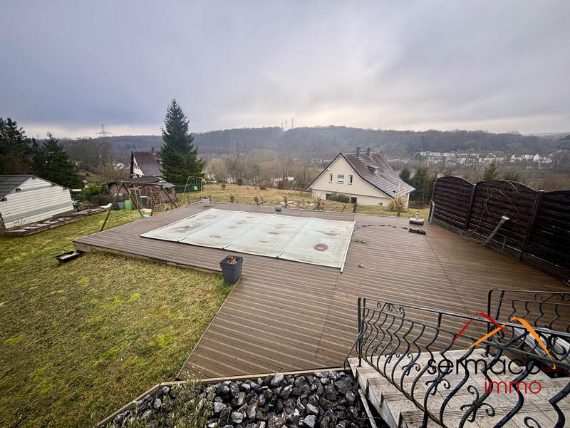 Maison - 212 m² - 11 pièces