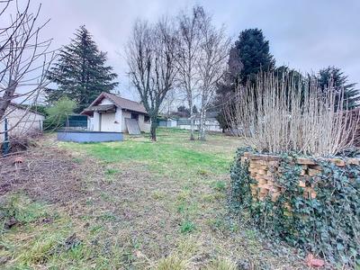 Terrain constructible - 678 m²