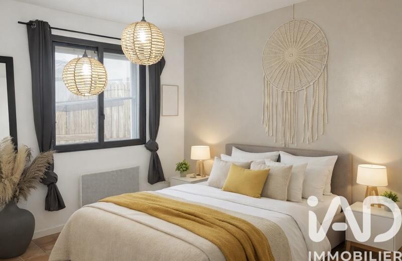 Maison - 180 m² - 9 pièces