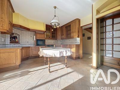 Maison - 210 m² - 10 pièces