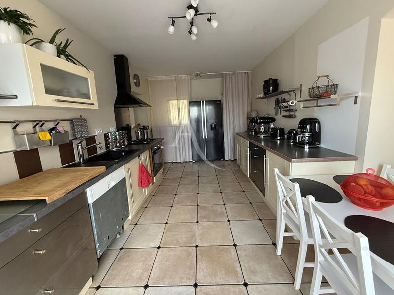 Maison - 140 m² - 5 pièces