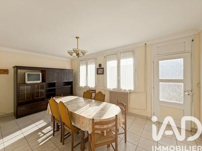 Maison - 97 m² - 5 pièces