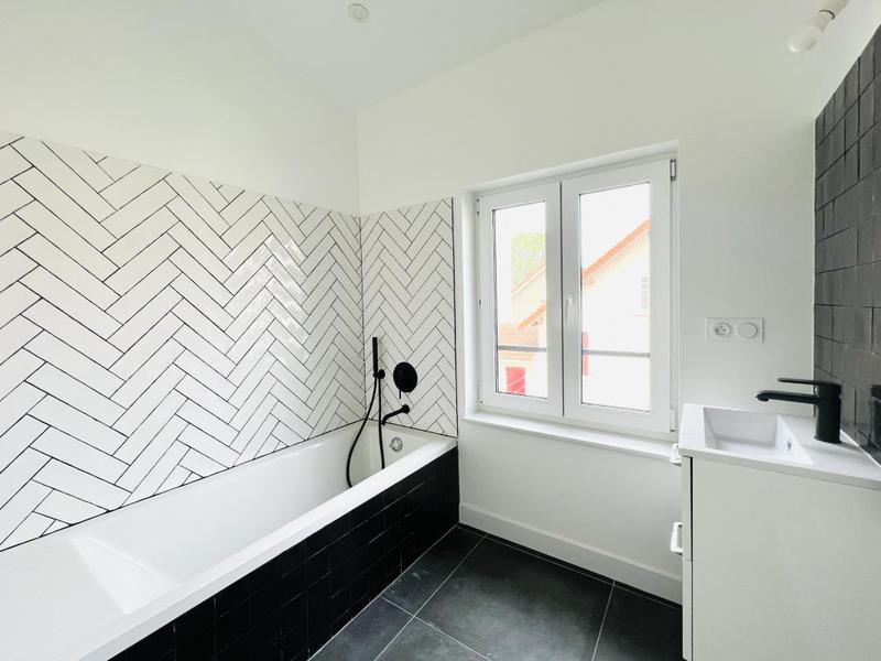 Maison - 189 m² - 7 pièces