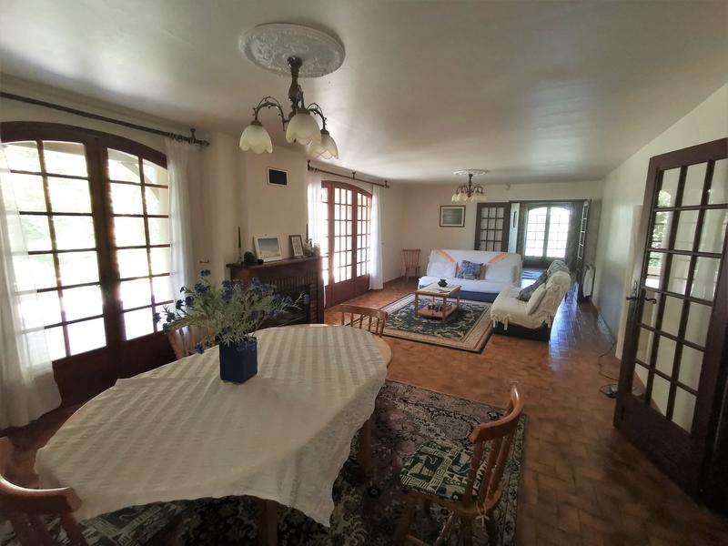 Maison - 263 m² - 7 pièces