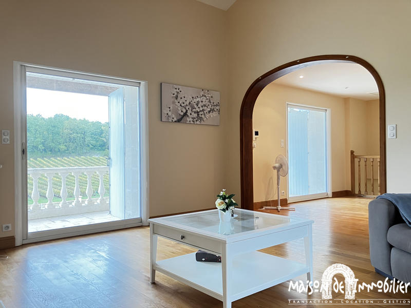 Maison - 253 m² - 7 pièces