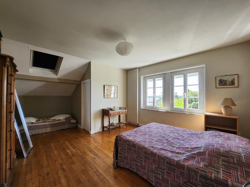 Maison - 218 m² - 9 pièces