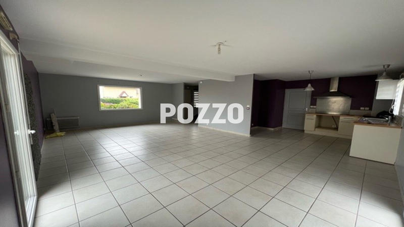 Maison - 101 m² - 5 pièces