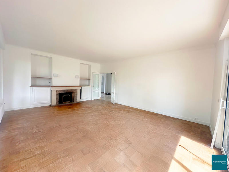 Maison - 219 m² - 7 pièces