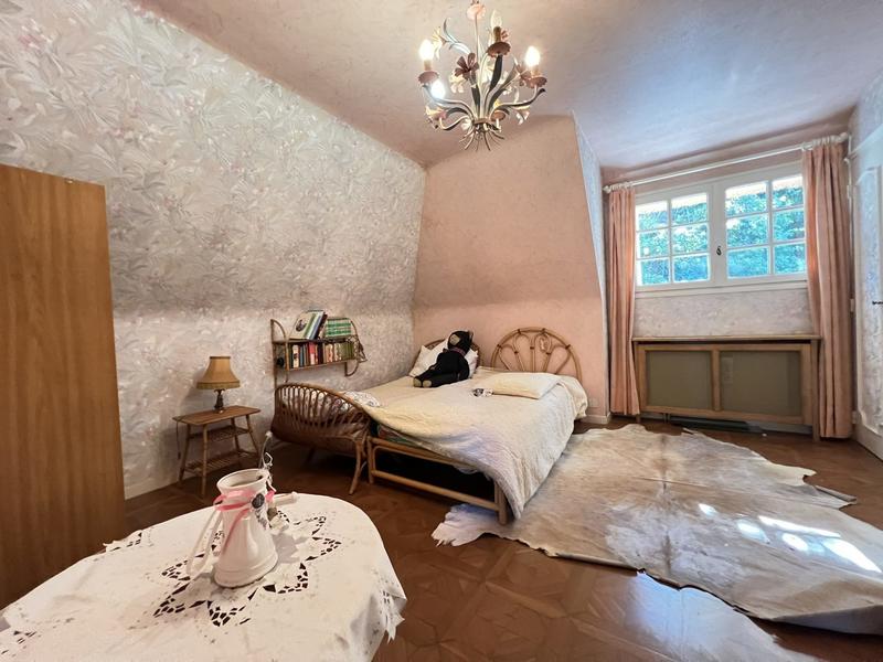 Maison - 137 m² - 7 pièces