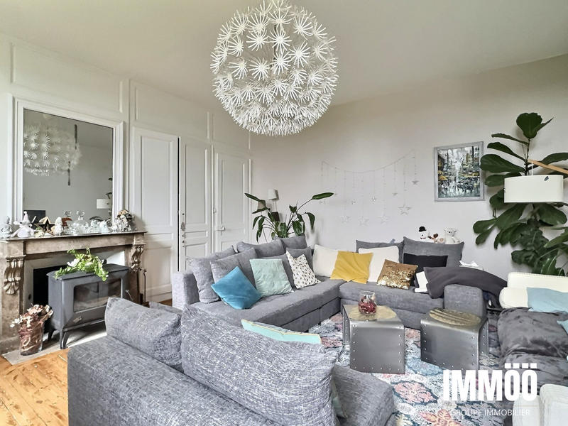 Maison - 352 m² - 8 pièces