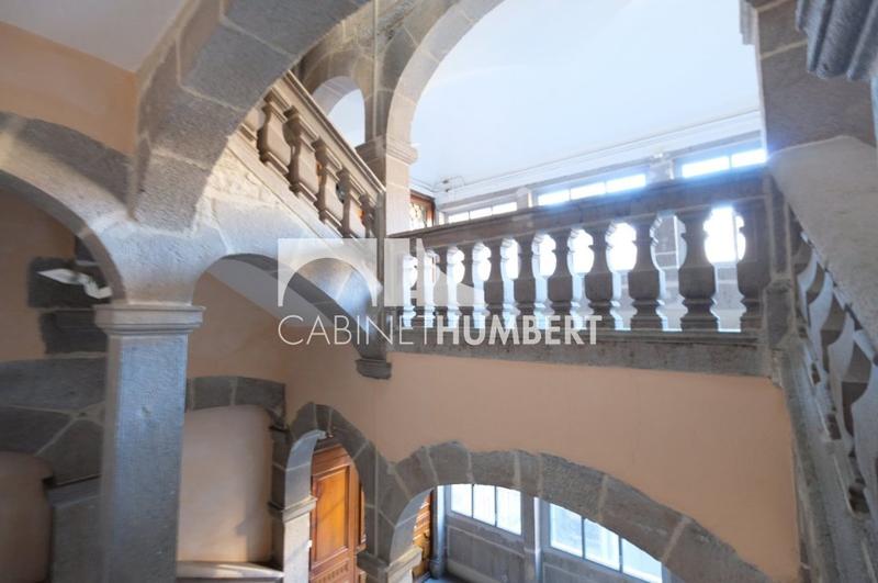 Appartement - 193 m² - 6 pièces