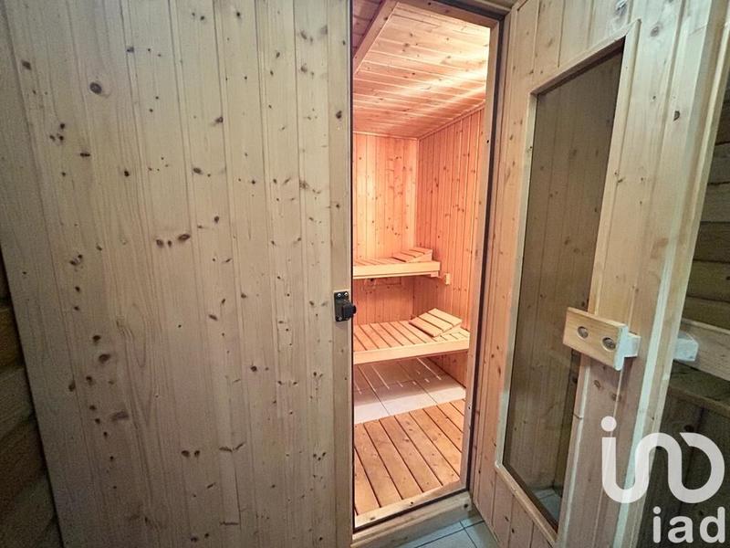 Maison - 213 m² - 7 pièces