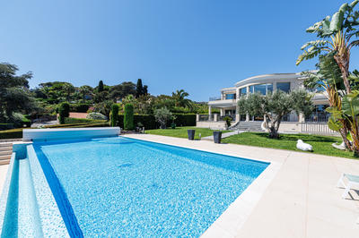 Maison - 350 m² - 7 pièces